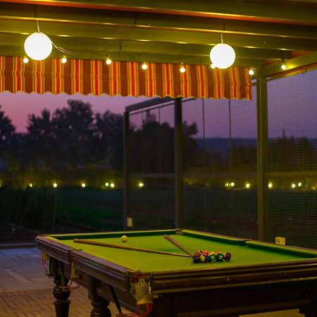فيلا Elivaas Hidden Oasis 4Bhk With Pool, Mud House & Container House Dhauj المظهر الخارجي الصورة