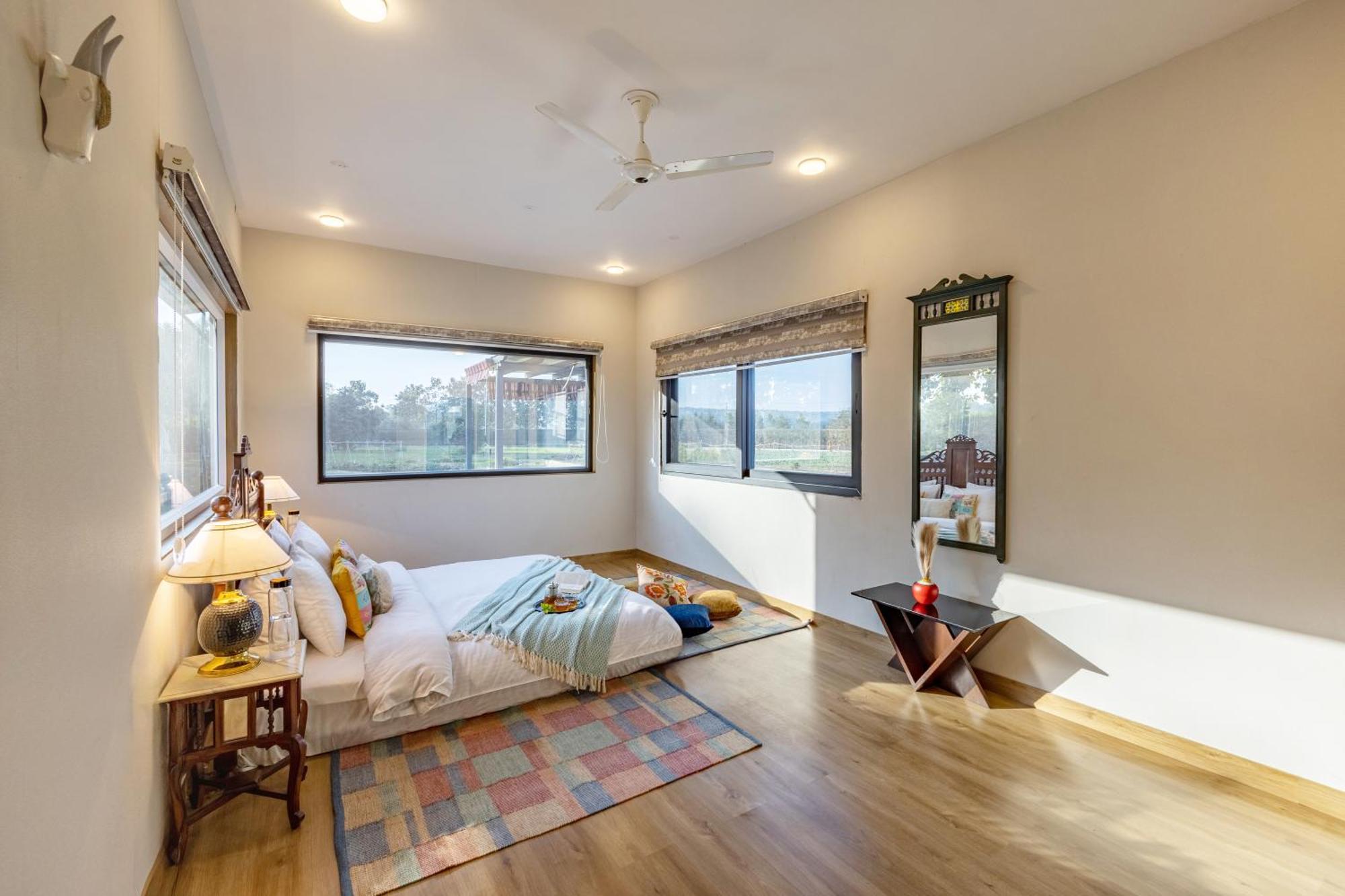 فيلا Elivaas Hidden Oasis 4Bhk With Pool, Mud House & Container House Dhauj المظهر الخارجي الصورة