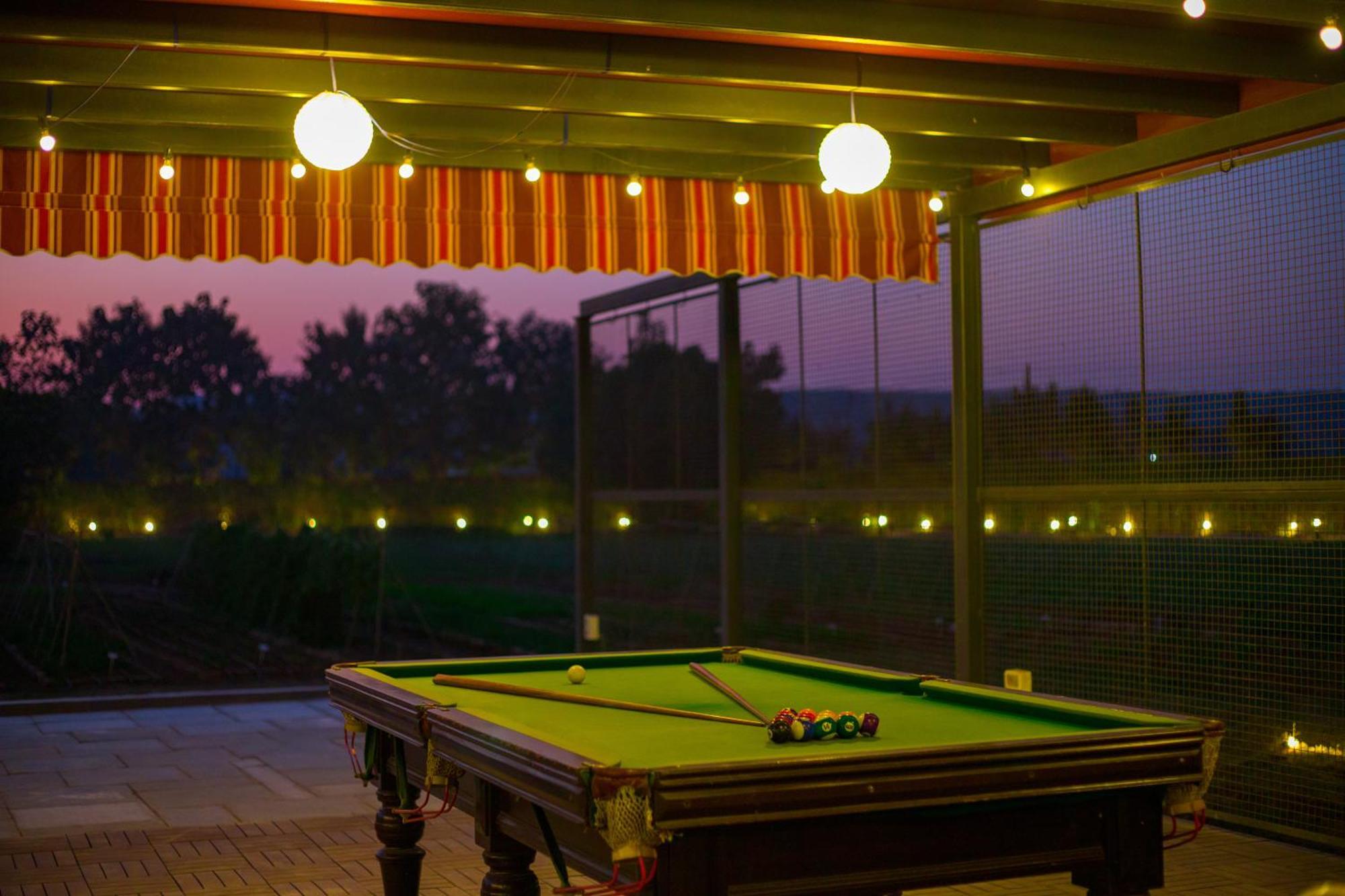 فيلا Elivaas Hidden Oasis 4Bhk With Pool, Mud House & Container House Dhauj المظهر الخارجي الصورة