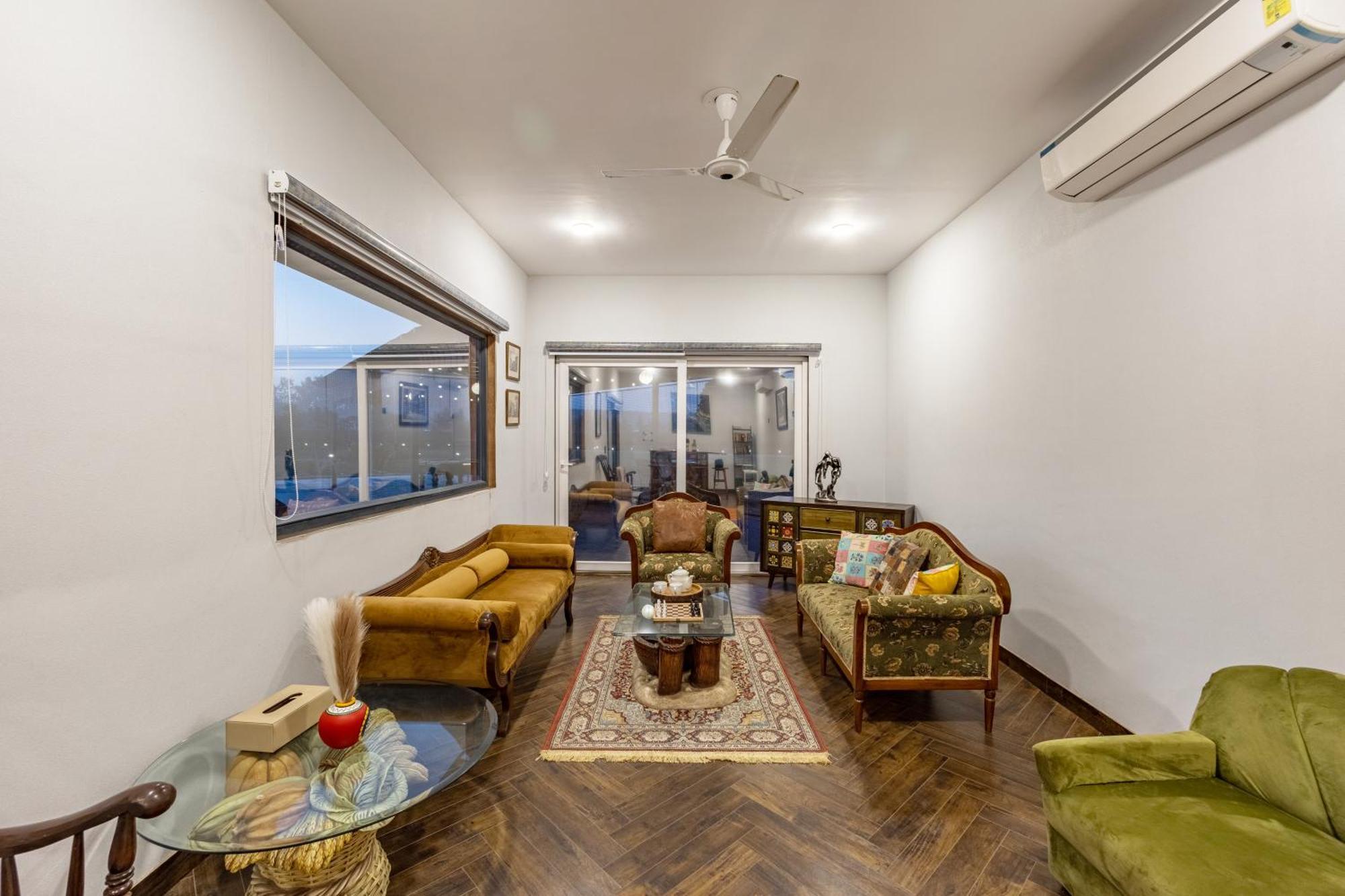 فيلا Elivaas Hidden Oasis 4Bhk With Pool, Mud House & Container House Dhauj المظهر الخارجي الصورة