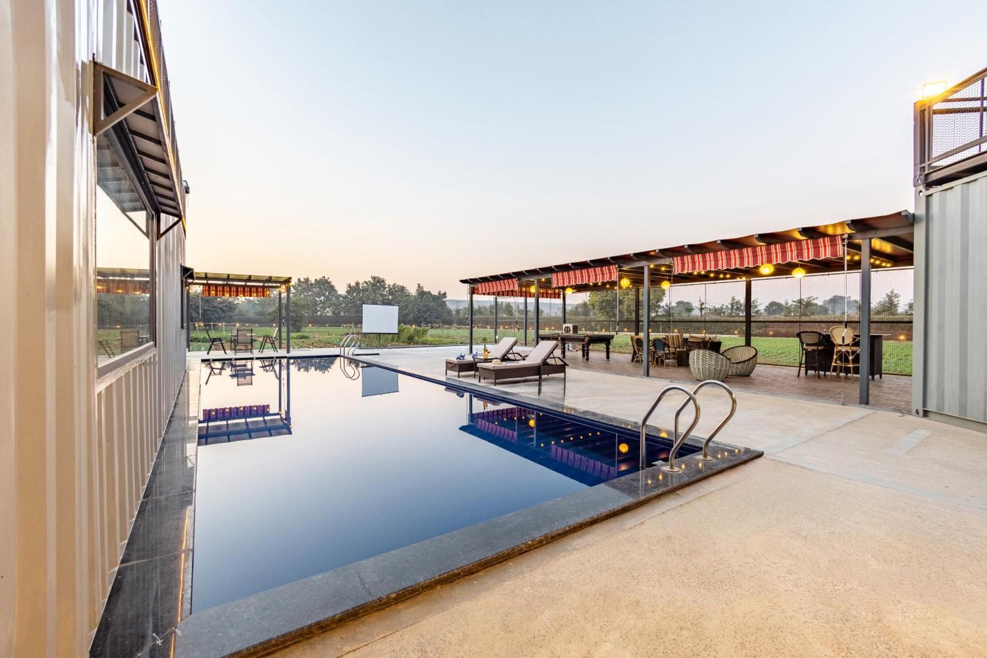 فيلا Elivaas Hidden Oasis 4Bhk With Pool, Mud House & Container House Dhauj المظهر الخارجي الصورة
