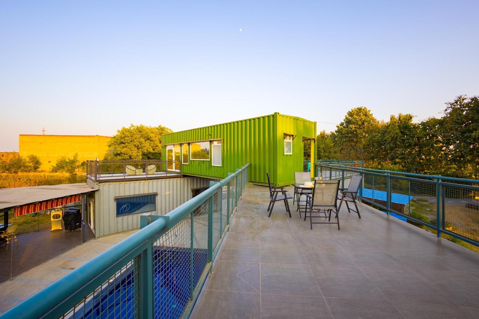 فيلا Elivaas Hidden Oasis 4Bhk With Pool, Mud House & Container House Dhauj المظهر الخارجي الصورة