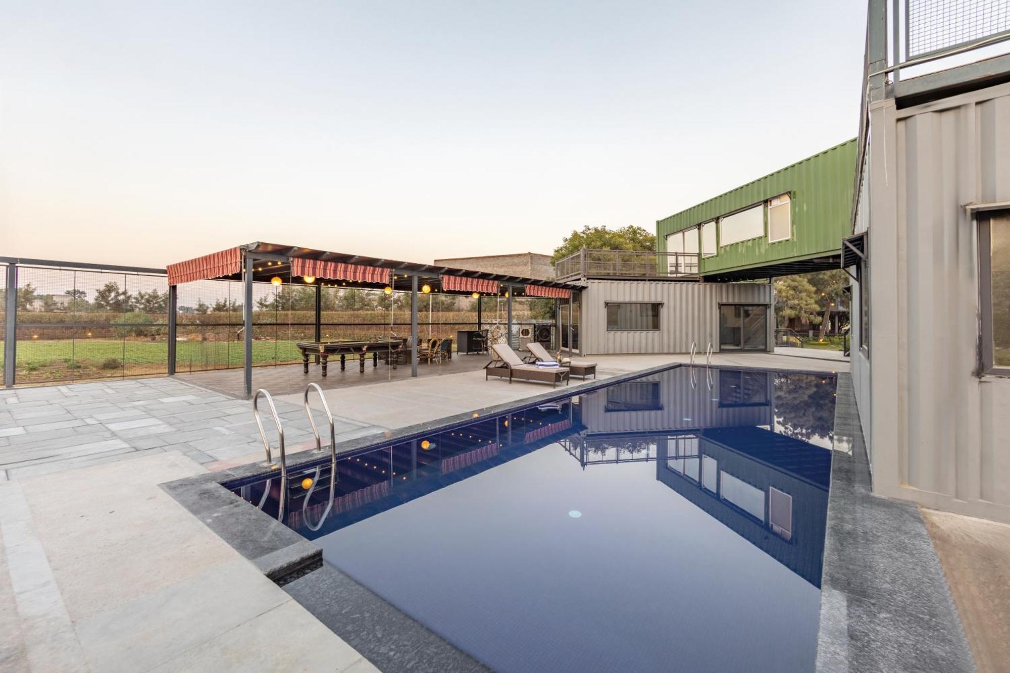 فيلا Elivaas Hidden Oasis 4Bhk With Pool, Mud House & Container House Dhauj المظهر الخارجي الصورة